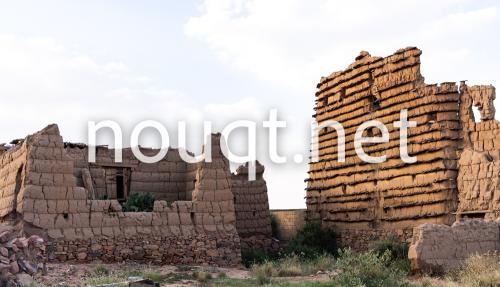 بيت طين قديم في قرى البطحاء في الواديين بمنطقة عسي...