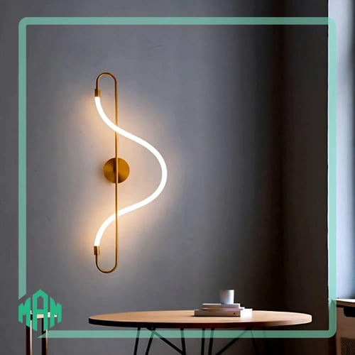 اضاءة جدارية ليد ذهبي بثلاث اضاءة بتصميم حديث