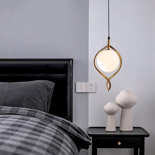 انارة علاقي بتصميم مودرن ذهبي