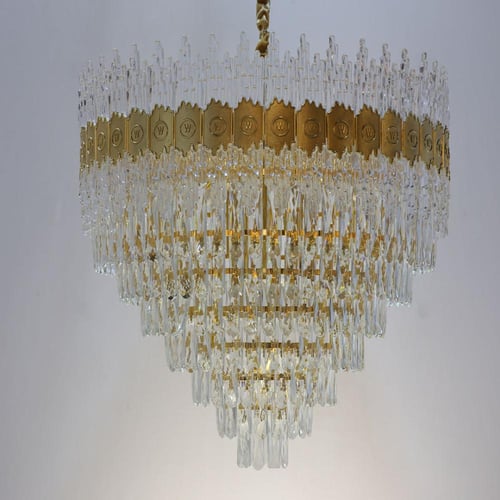 ثريا دائرية كرستال مع تاج باحرف تضيف لك لمسة عصرية