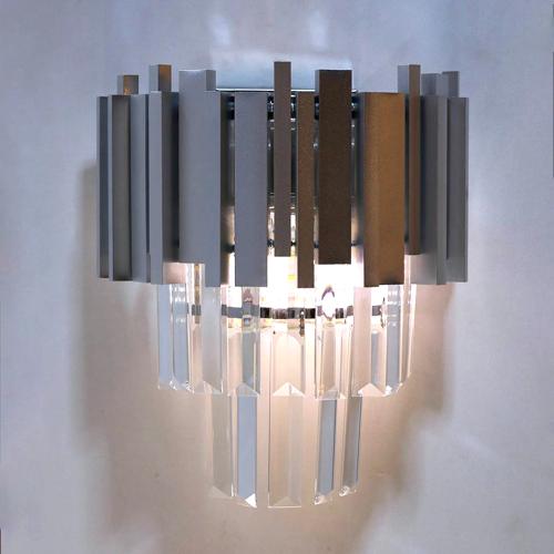 انارة جدارية باللون الفضي