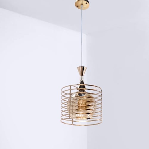 اضاءة علاقي حديد ذهبي مع قزاز عسلي