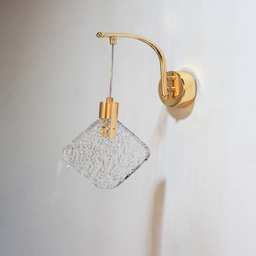 ابليك جداري حصري بثلاث اضاءة