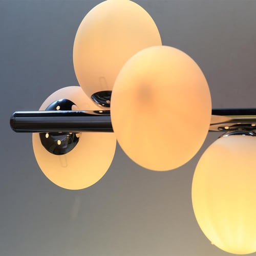 ثريا مودرن بــ 11 كورة زجاج ثلجي لتناسب ديكورك