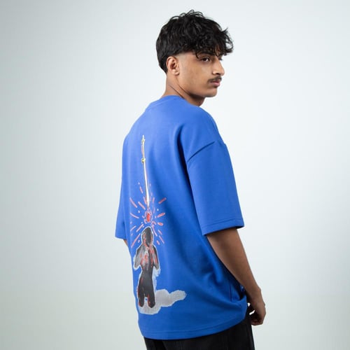 تيشيرت أزرق طبي بشعار خطه ميني سلفر ورسمه بالخلف