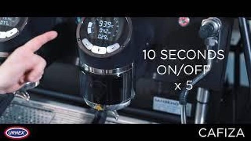 بودرة Cafiza لتنظيف مكائن الاسبريسو بحجم 125جرام م...