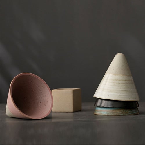 كوب قهوة مخروطي مع قاعدة بعدة الوان 150 مل