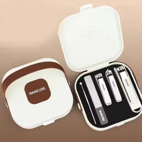 مجموعة قلامة الاظافر 5 في 1