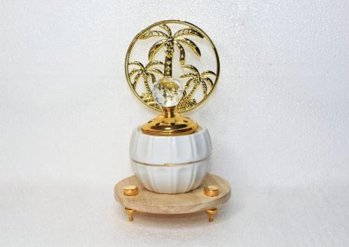 مبخره بشكل مختلف بلون الذهبي