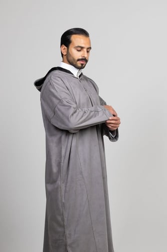 ثوب مغربي رصاصي