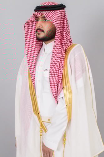 بشت ملكي ابيض