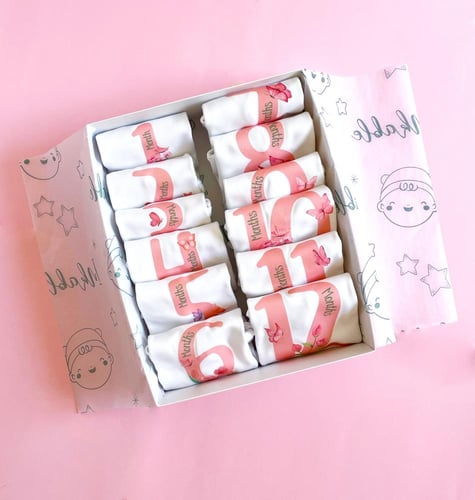 طقم الأشهر بتصميم حديقة الفراشات بالعربي