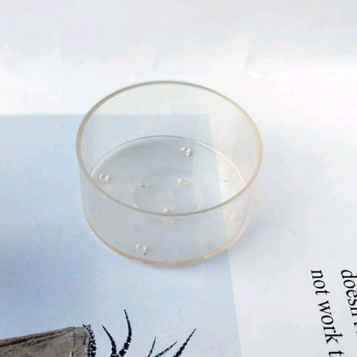 علب بلاستيك فارغة للشموع