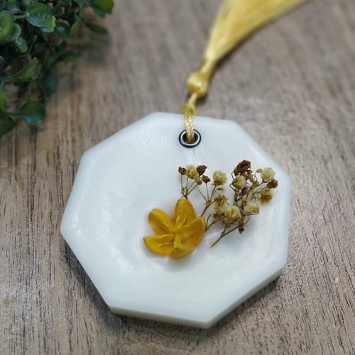 « شموع معطرات الخزائن »