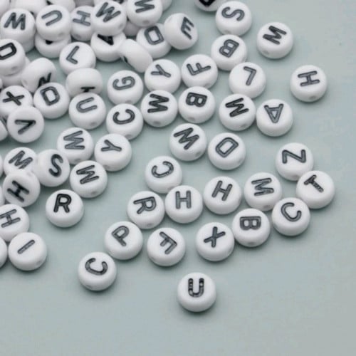 « خرز أبيض بحروف انجليزية »