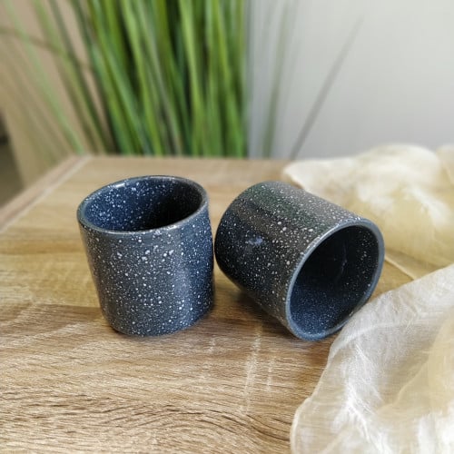 «كوب أسود رخامي»