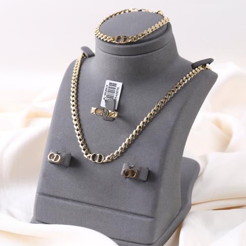 طقم عيار 18