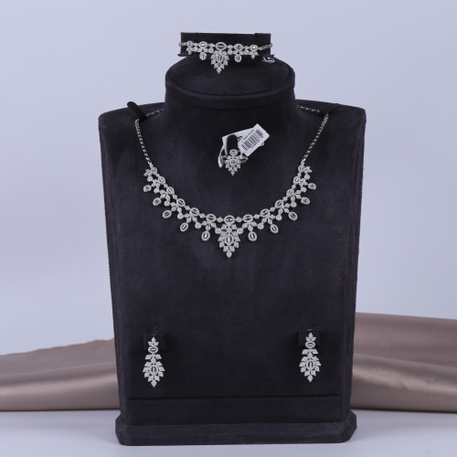 طقم عيار 18