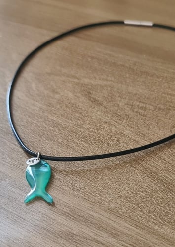 عقد سمكة صدفية