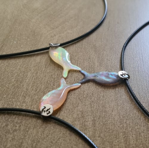 عقد سمكة صدفية