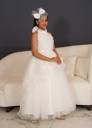 فستان أنفاس الورد + اكسسوار شعر