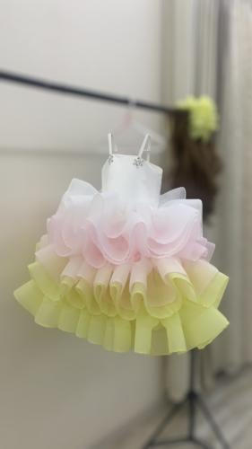 فستان طبقات ملون كريستال + اكسسوار شعر