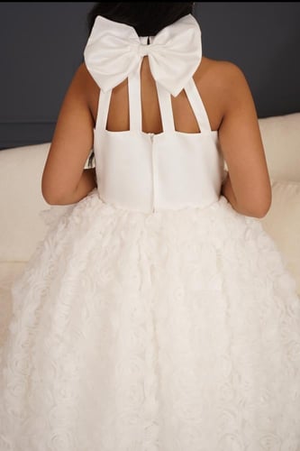 فستان أنفاس الورد + اكسسوار شعر