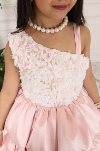 فستان ورد + اكسسوار شعر