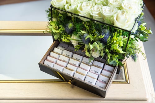 باقة عيد الميلاد صندوق الروز