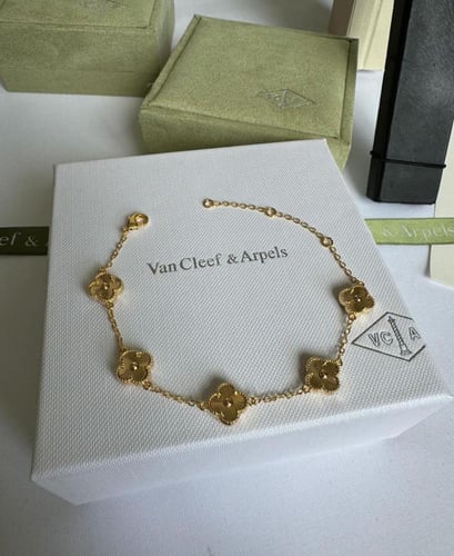 اسورة فان كليف