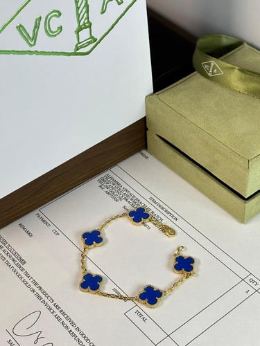 اسورة فان كليف