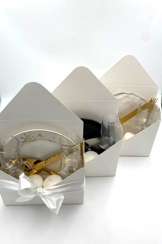 طقم طاولة الملكة