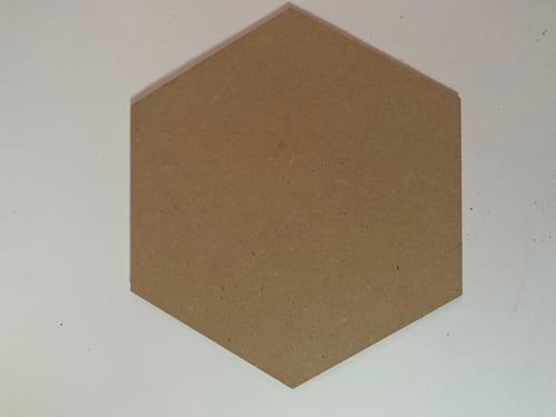 قطع خشبيه 6 ملي مقاس 26-30 الحبه