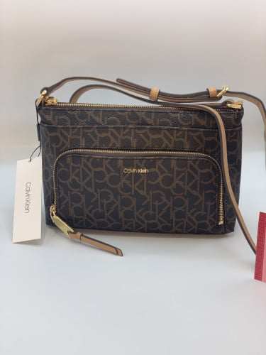 شنطة نسائية من كالفن كلاين