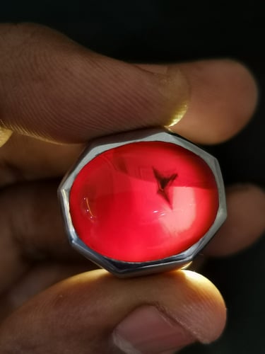 خاتم الفضة بحجر عقيق يماني كرزي بصياغة أحمد الدمام...