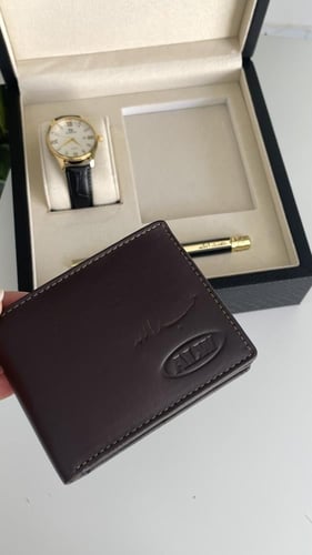 طقم رجالي ساعه وقلم ومحفظه مع نحت اسم