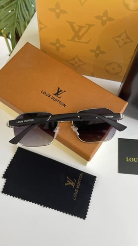 نظارة لويس فيتون مع الملحقات