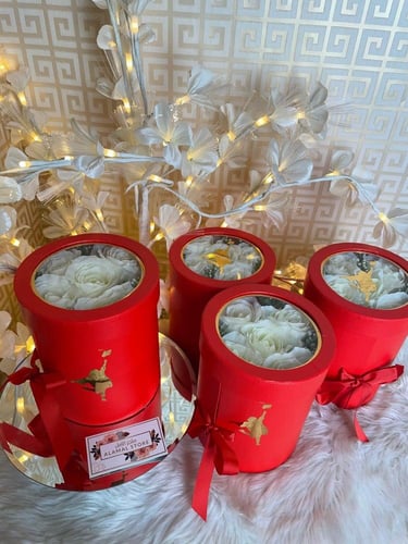 عرض بوكس التخرج مع سلسال او عطر ميني او خاتم