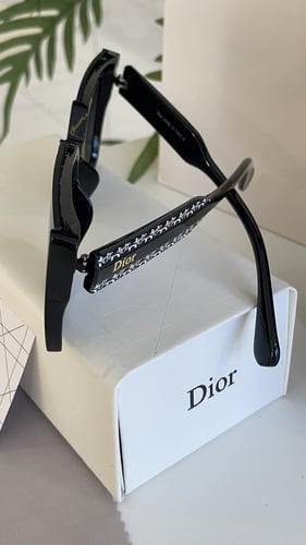 نظارة ديور اسود مع الملحقات