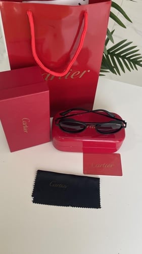 نظارة كارتير اسود مع الملحقات