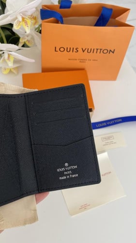 محفظه بطايق LV اسود مع رمادي