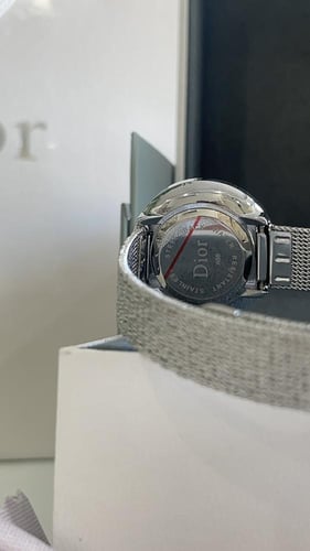 ساعه ديور نسائية مع ملحقاتها