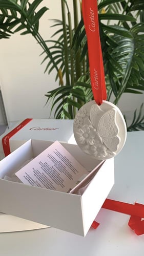فواحه وتعليقة كارتير + عطر صغير