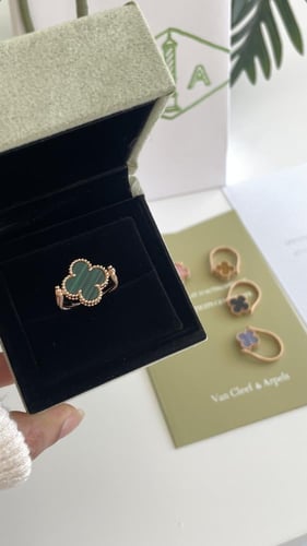 خواتم فان كليف وجهين