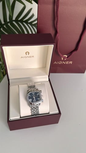 ساعة اقنر فضي من داخل كحلي مع ملحقاته