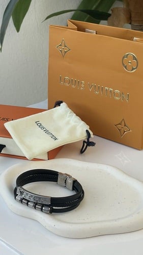 اسوره LV اسود مع الفضي