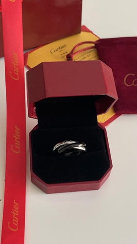 خاتم كارتير فضي مع اسود