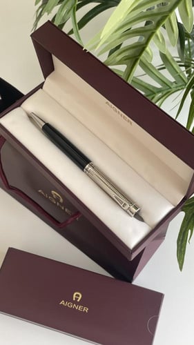 قلم اقنر فضي مع اسود مع ملحقاته