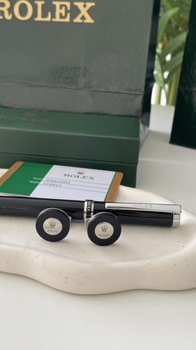 قلم وكبك رولكس اسود مع فضي مع الملحقات