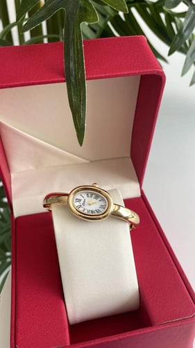 ساعة نسائية مقاس 17 لون ذهبي